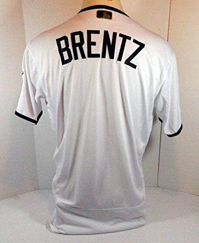2018 Pittsburgh Pirates Bryce Brentz Játék Kiadott Fehér Jersey-i emléknap - a Játékban Használt MLB Mezek