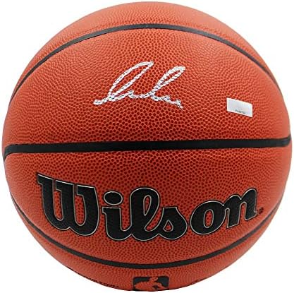Luka Dončić Aláírt Dallas Mavericks Wilson Hiteles NBA Kosárlabda - Dedikált Focilabda